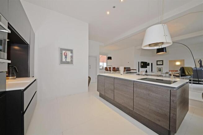 Apt 1 3-4 James Street - kitliv2.jpg