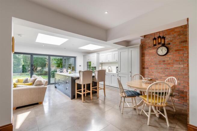 8639916-interior03.jpg