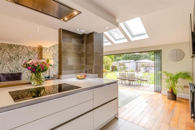 8641910-interior42.jpg
