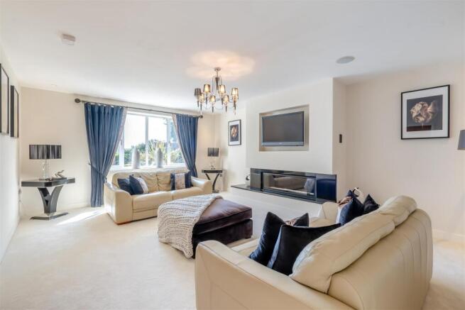 8644596-interior22.jpg