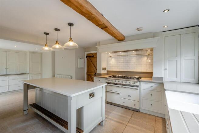 8646174-interior17.jpg