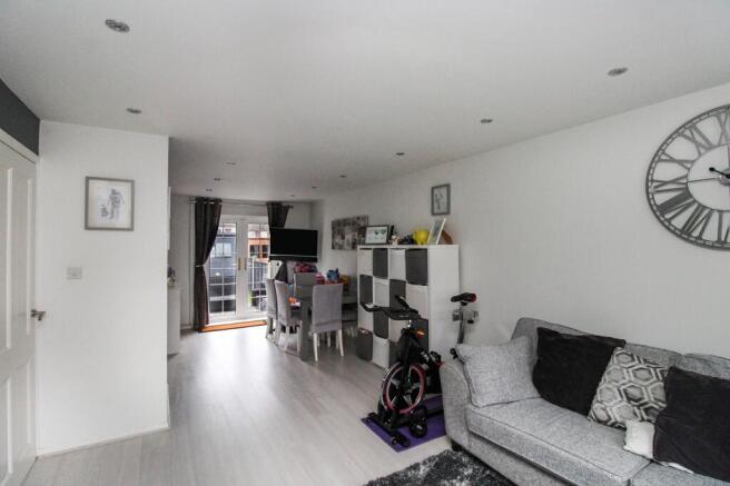 Lounge/Dining Room