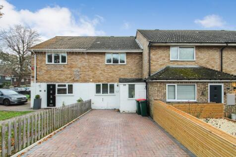 Wakehams Green Drive, Crawley, West Sussex. RH10 3NU