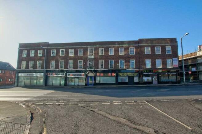 High street retail property to lease in Huntingdon House 286 288