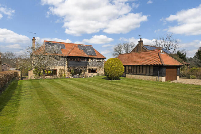 Hall House ph03