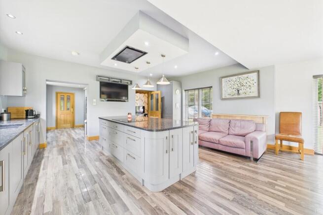 CAM01689G0-PR0472...