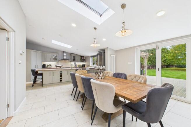 CAM01689G0-PR0495...