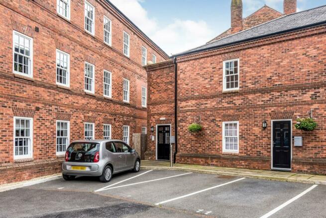 2 bedroom apartment for rent in Beatrice Court LICHFIELD WS13