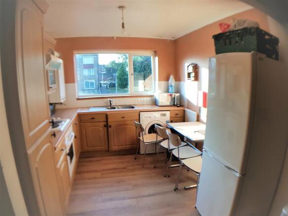 5 Buffett Way kitche