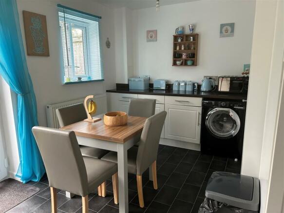Kitchen 1.jpg