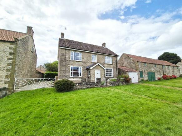 4 Bedroom Detached House - For Sale by Auction