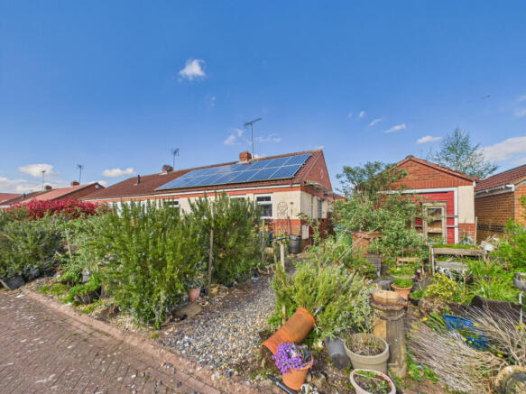 2 Bedroom Bungalow - semi-detached for Sale by Au