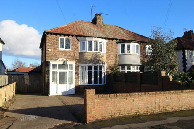 3 Bedroom Semi Detached House - For Sale by Aucti