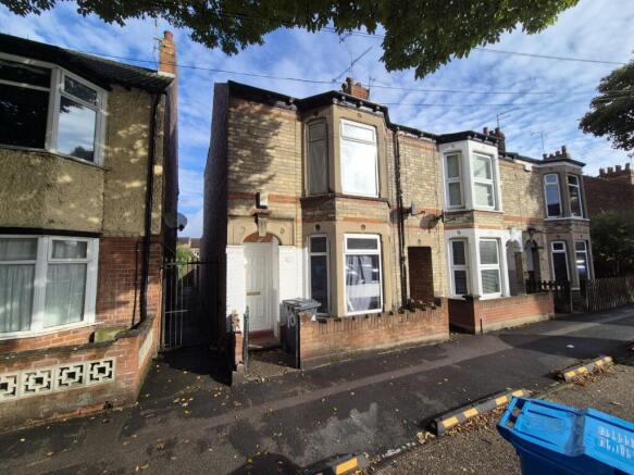 2 Bedroom House - end terrace for Sale