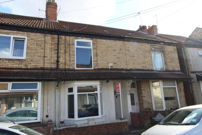 Three bedroom mid-terrace house - for sale by auc