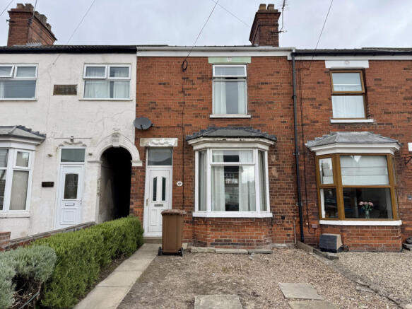 3 Bedroom Mid-Terrace House - For sale by auction