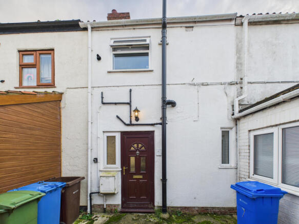 1 Bedroom Mid-Terrace House - For sale by auction