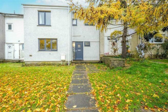 4 bedroom terraced house for sale in 34 Chestnut Crescent East