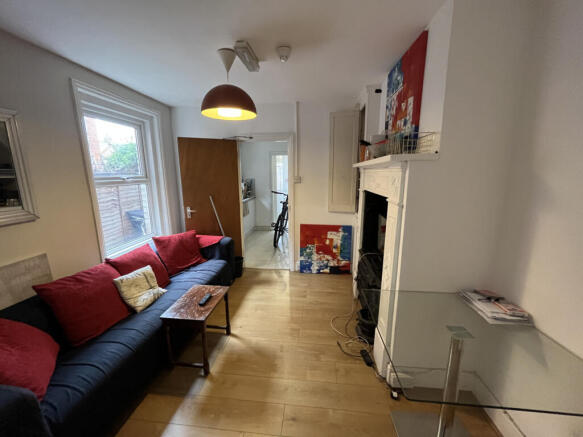Room to Rent in Shared House, RG2