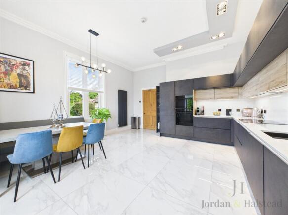 Kitchen/Dining Area