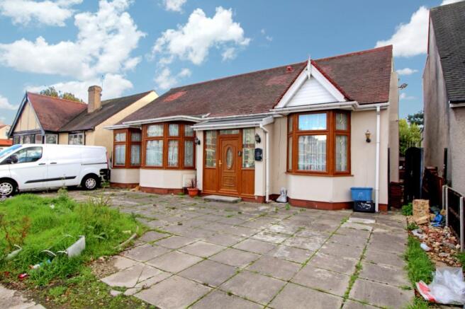 Breamore Road, Ilford, IG3, IG39ND | Property for sale reviews, ratings, track prices, house valuation of 5 bedroom bungalow for sale in Breamore Road, Ilford, IG3 Breamore Road, Ilford, IG3 | Compare property for sale reviews & ratings, track property prices of 5 bedroom bungalow for sale in Breamore Road, Ilford, IG3