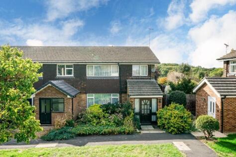 Pinewood Gardens, Boxmoor, Hemel Hempstead, Hertfordshire, HP1 1TN