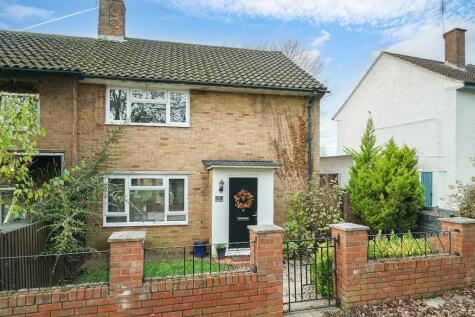 Broom Hill, Chaulden, Hemel Hempstead, Hertfordshire, HP1 2JD