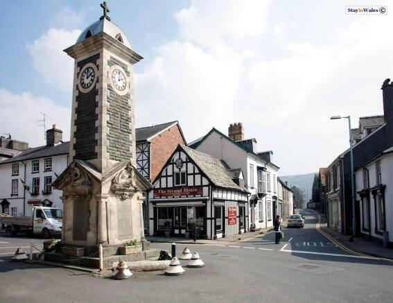 Rhayader towncentre.jpg