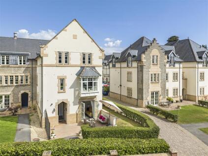 Western Courtyard, Talygarn