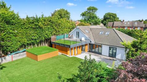 Liphook Road, Lindford, Hampshire, GU35