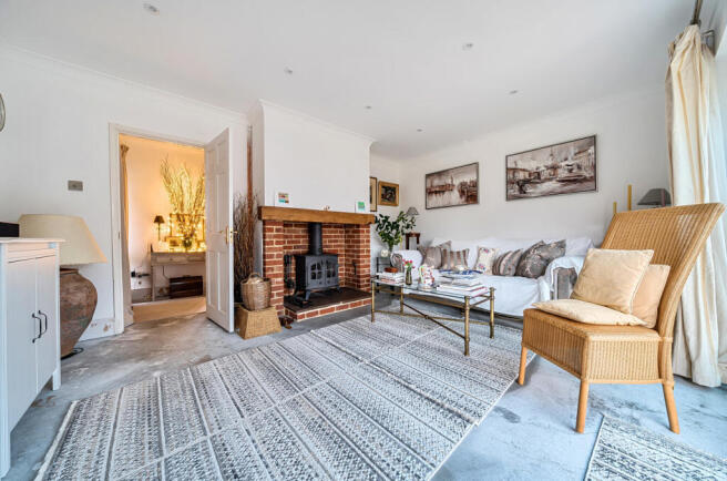 1402245-17-697247...