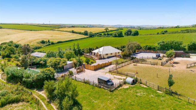 Set in 2 Approx Acres