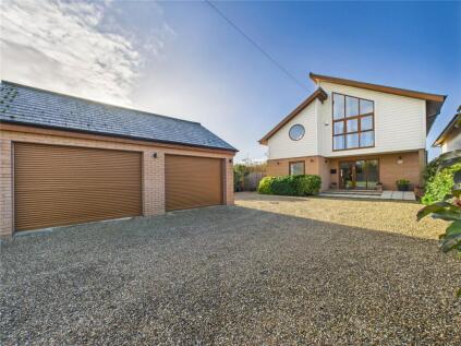 Dumont Avenue, St. Osyth, Clacton-on-Sea, Essex, CO16