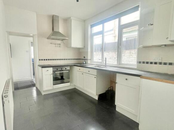 kitchen2.jpg