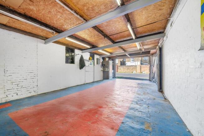 Garage 2.jpg