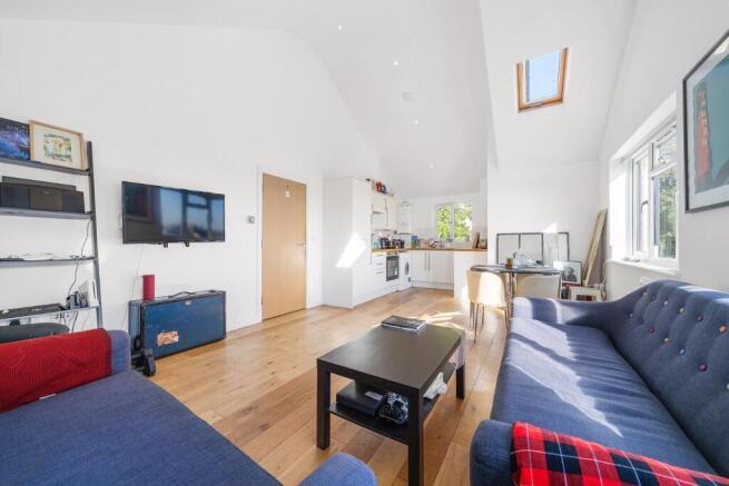 Open play kitchen/ reception (5)