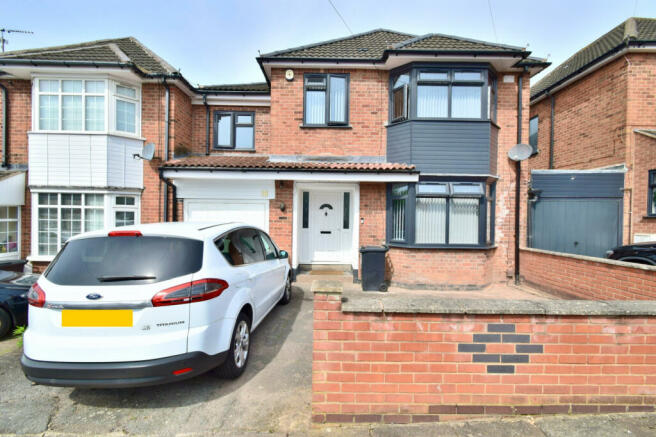 5 bedroom Semi Detached for sale