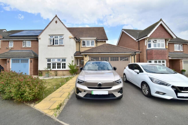 Newland Close, Hamilton, Leicester, Leicestershir