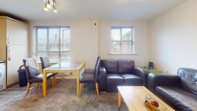 5-Royal-Victoria-Court-Living-Room