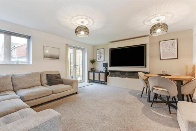 Sitting/Dining Room