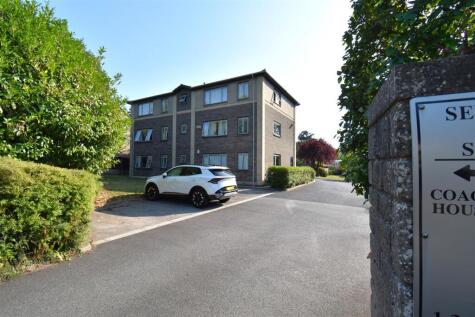 A generous apartment in a popular development just off Durdham Downs