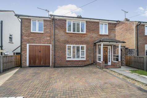 Closeworth Road,  Farnborough, GU14