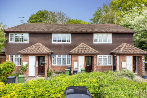 Poplar Close, Mytchett, GU16