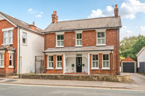 Rectory Road,  Farnborough, GU14