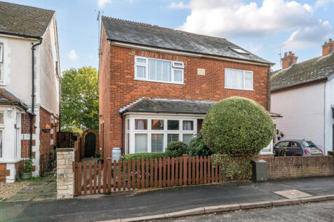 Somerset Road, Farnborough, GU14