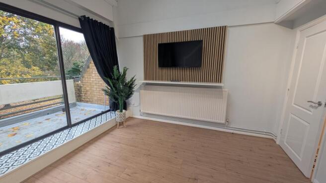 PXL_20251110_0924243