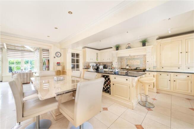 Elm Hollow Internals, 29 August Maciek-18.jpg