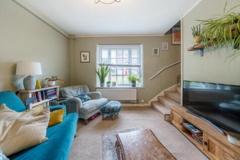 Albion Avenue, London, SW8