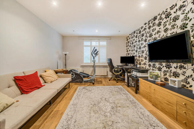 1349344-12-68df92...