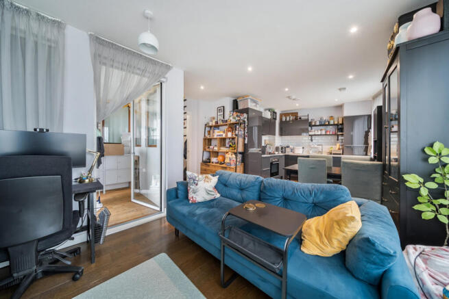 1384033-6-69283d6...